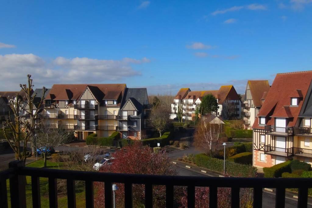 Le Petit Navire - Acces Direct Plage Cabourg Exteriör bild